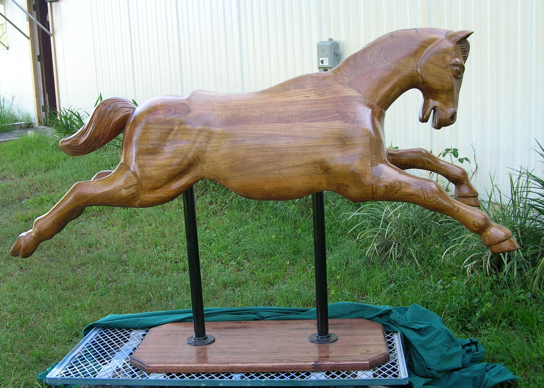 Oak carved horse > CoinOperated Horses & More > Carousel